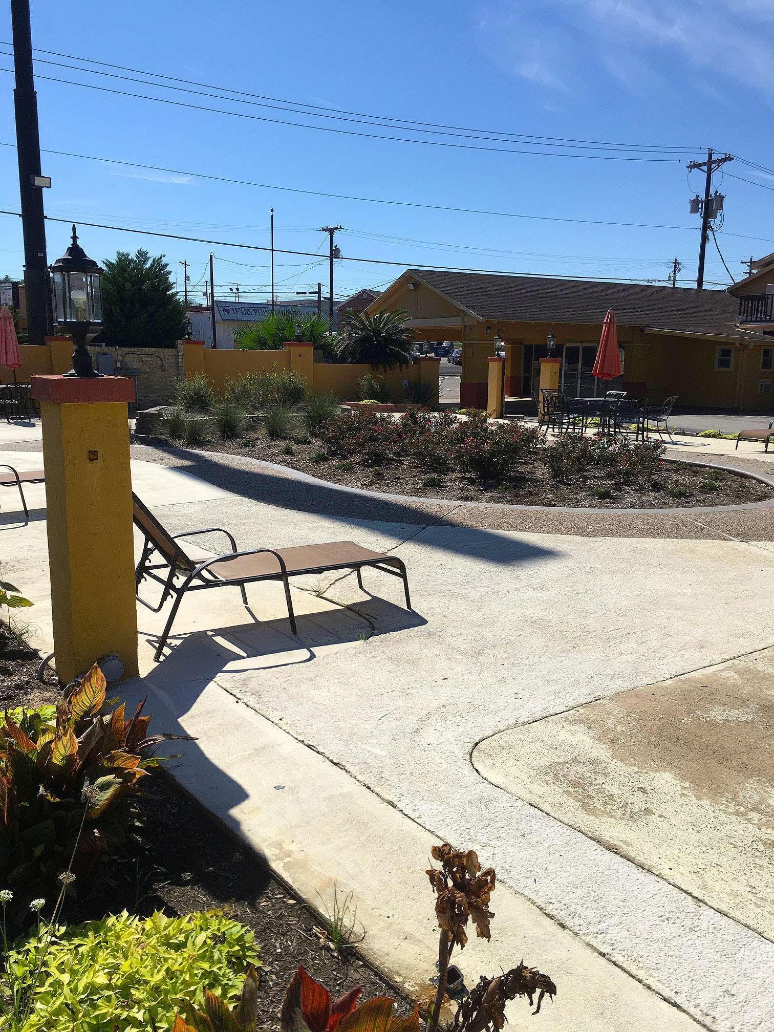 Americas Best Value Inn & Suites Brenham Extérieur photo
