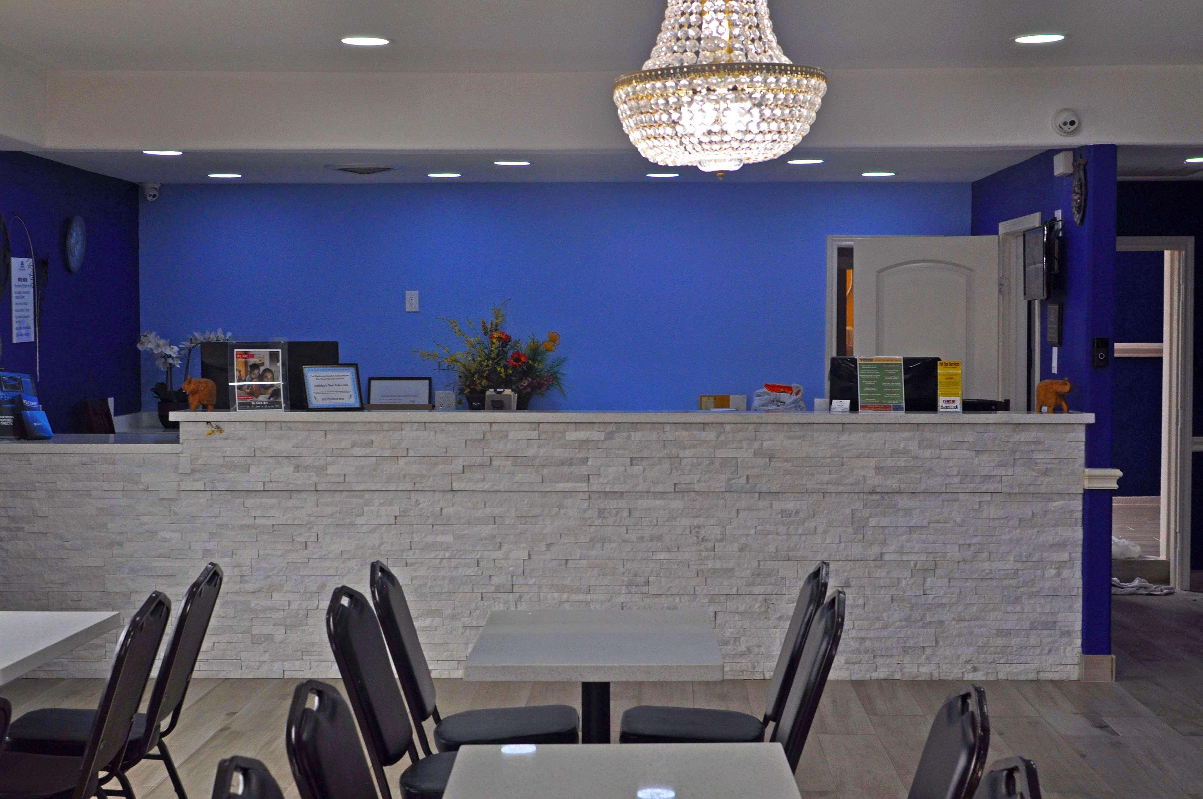 Americas Best Value Inn & Suites Brenham Extérieur photo