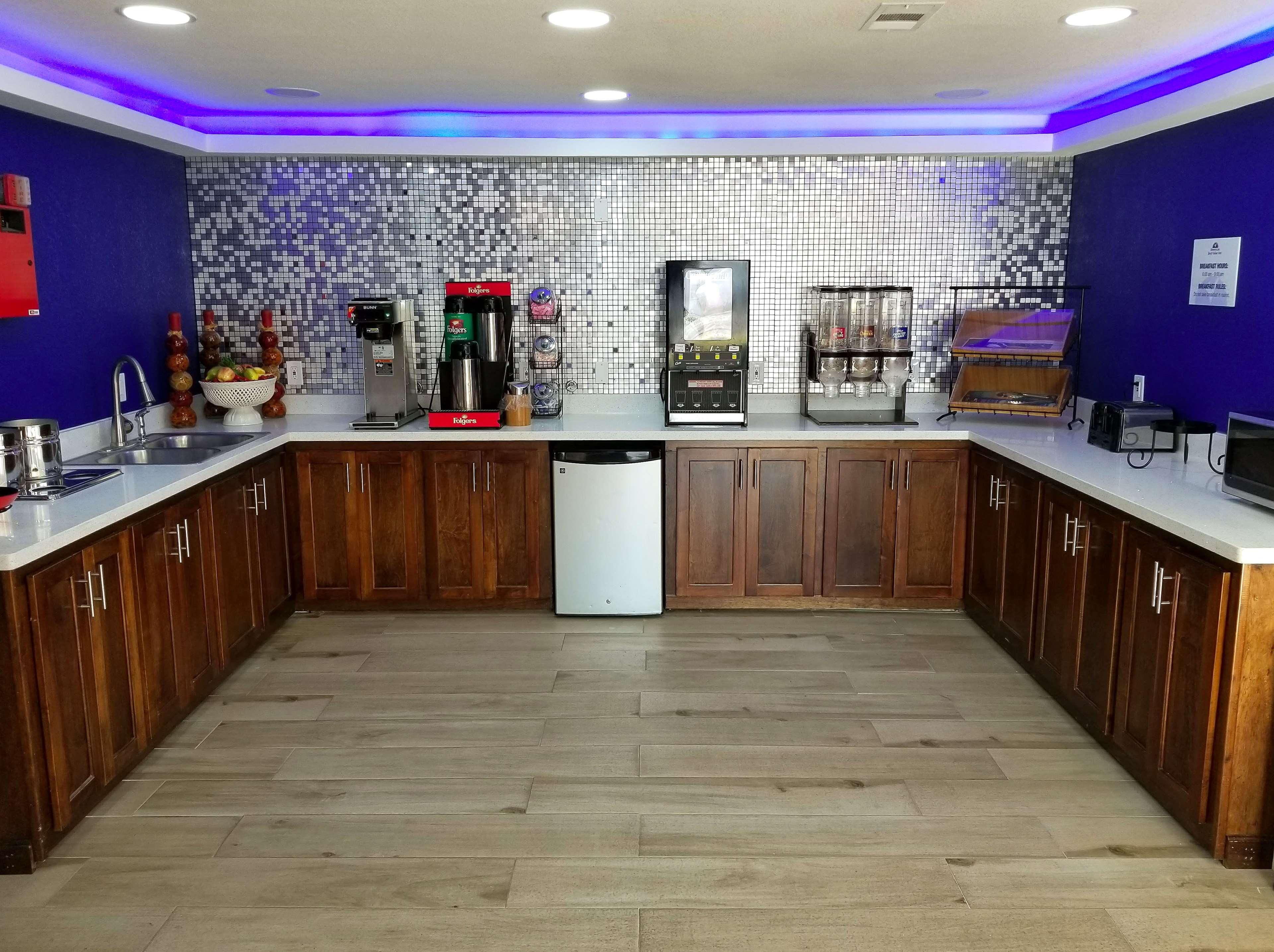 Americas Best Value Inn & Suites Brenham Extérieur photo