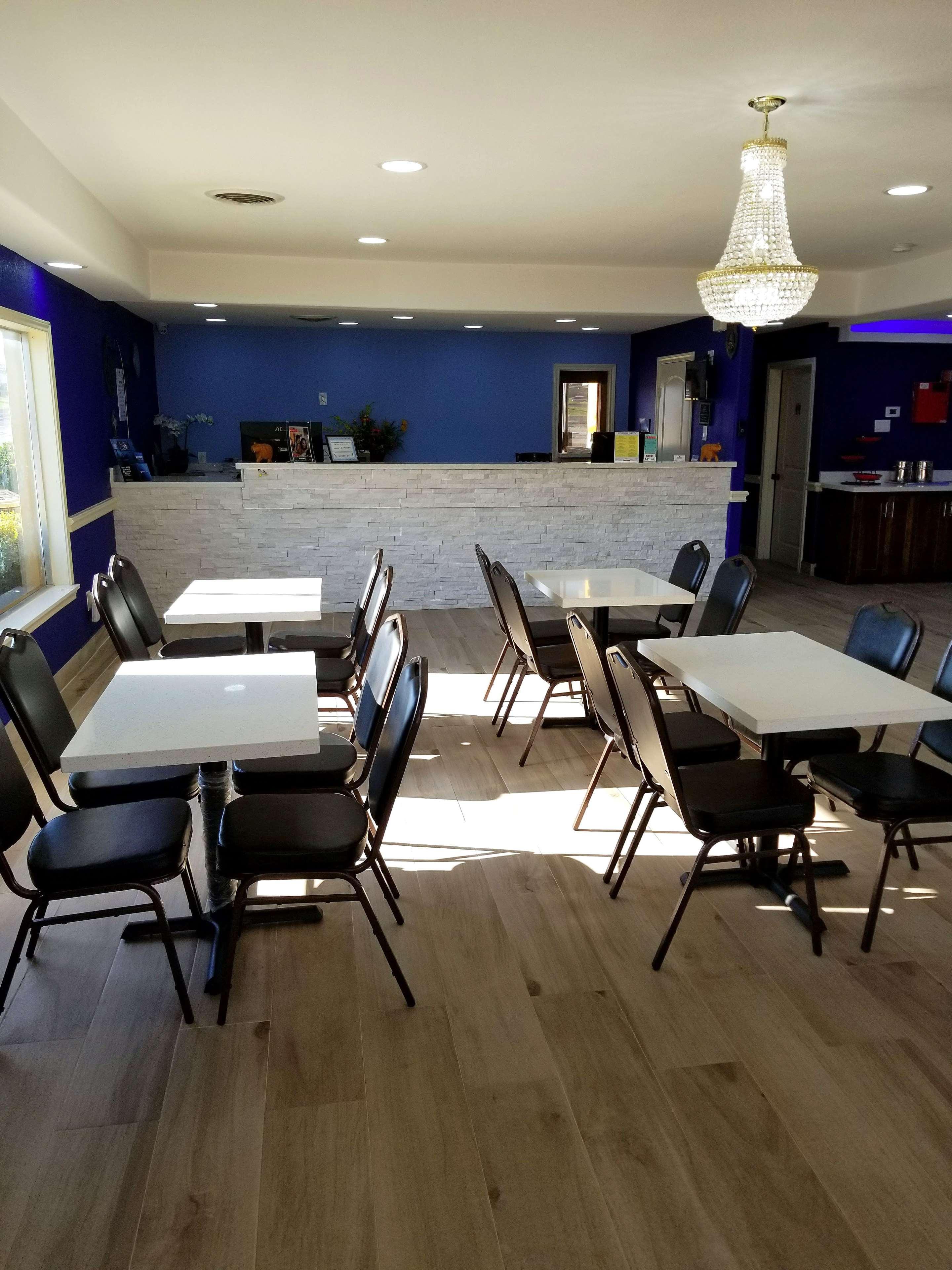 Americas Best Value Inn & Suites Brenham Extérieur photo