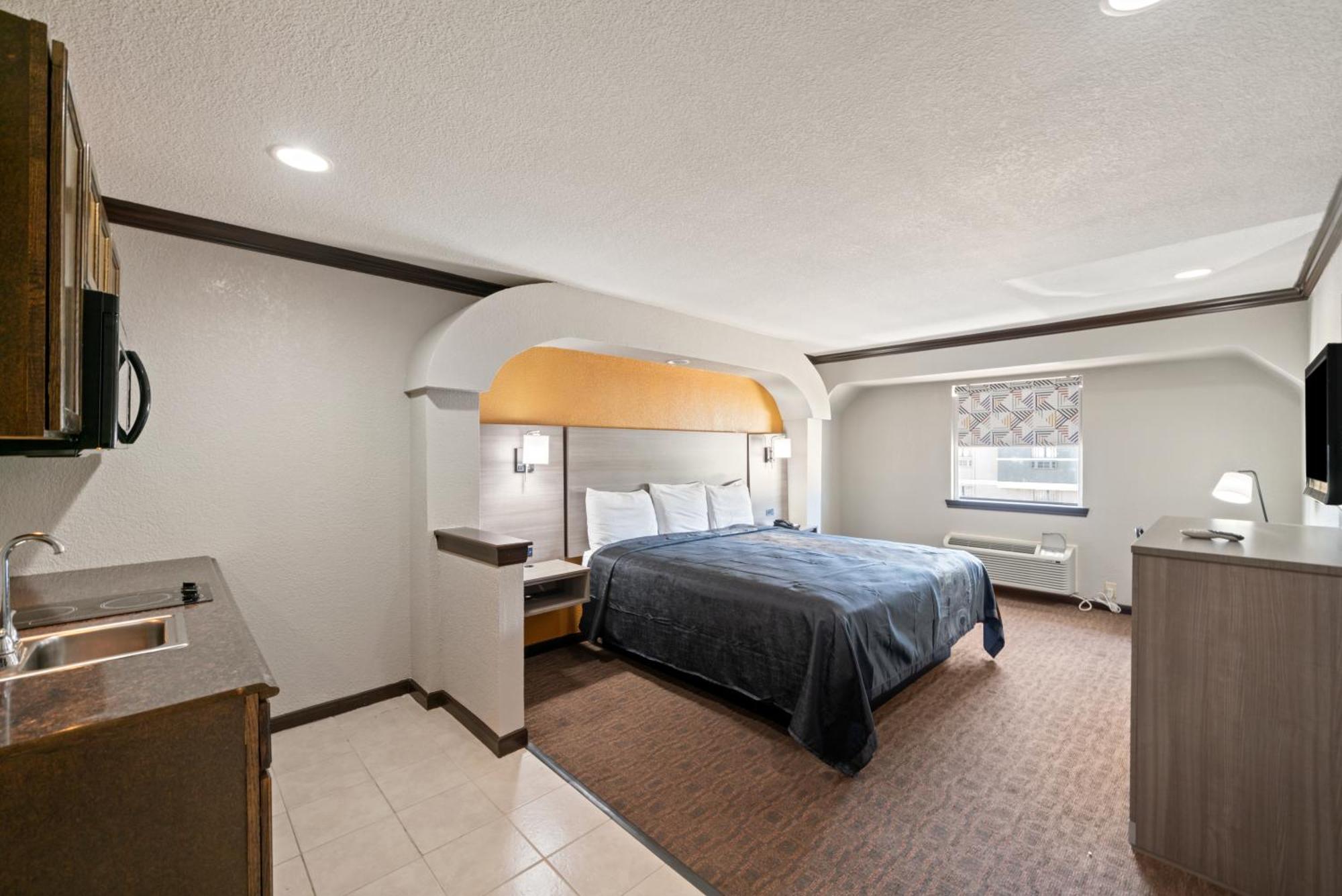 Americas Best Value Inn & Suites Brenham Extérieur photo