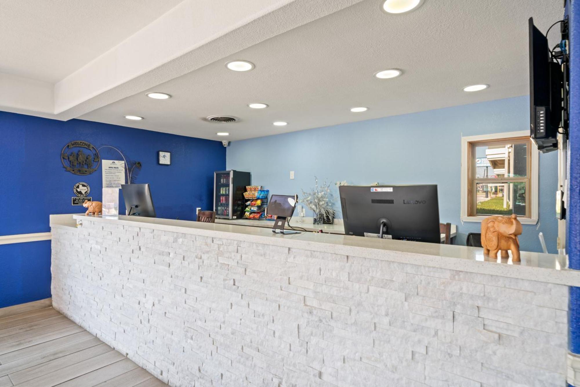 Americas Best Value Inn & Suites Brenham Extérieur photo