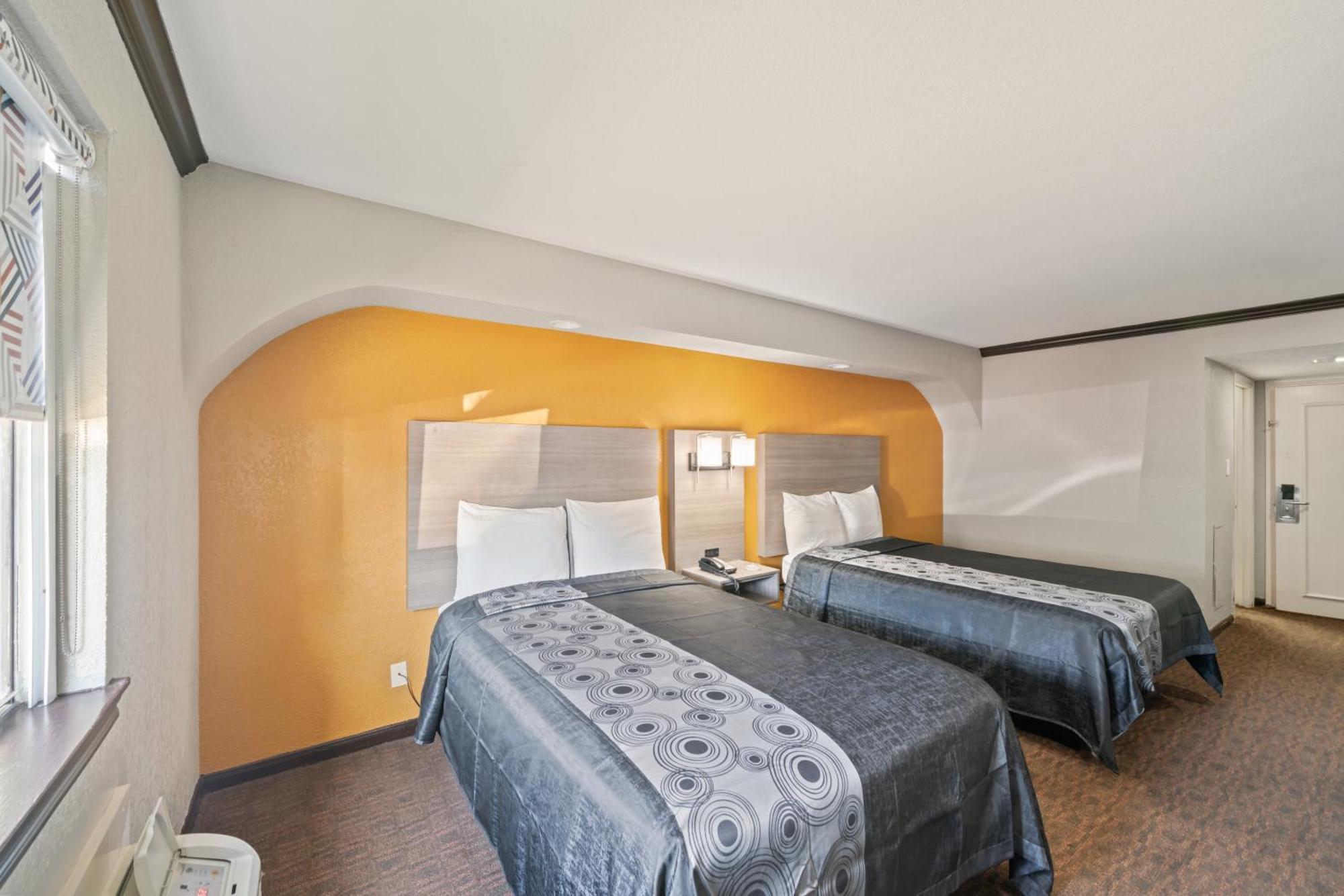 Americas Best Value Inn & Suites Brenham Extérieur photo