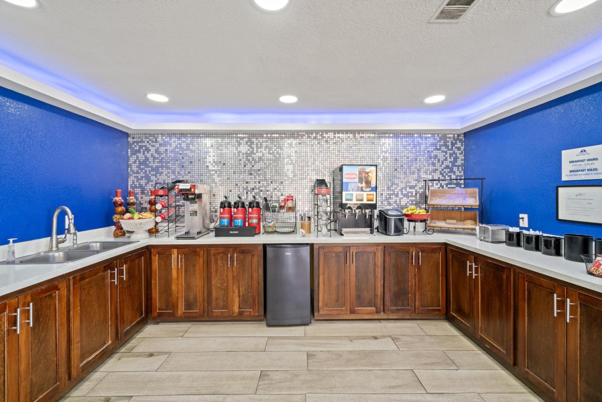 Americas Best Value Inn & Suites Brenham Extérieur photo