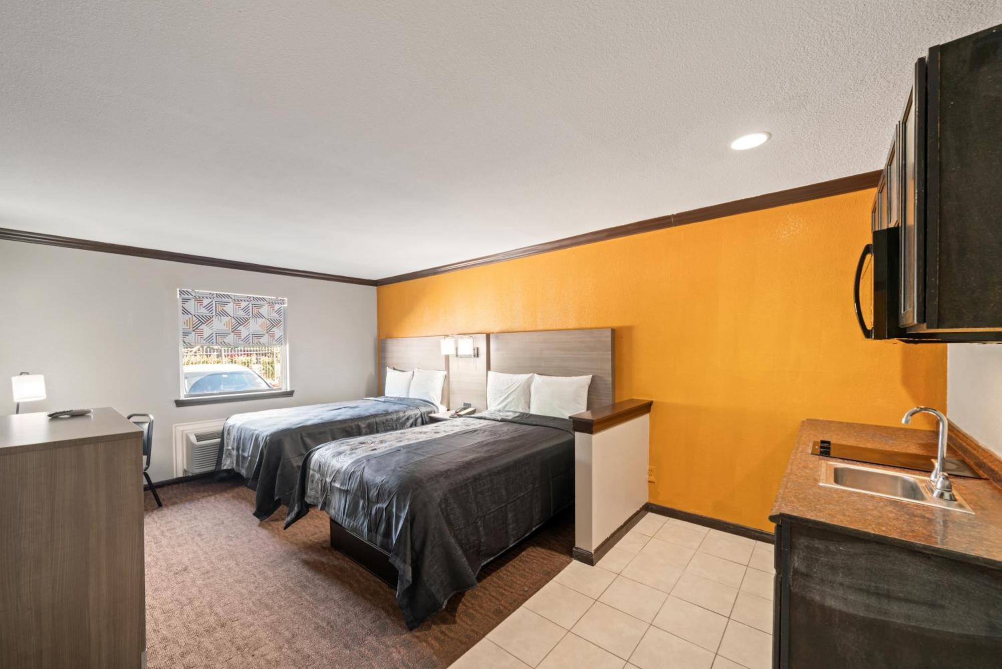 Americas Best Value Inn & Suites Brenham Extérieur photo
