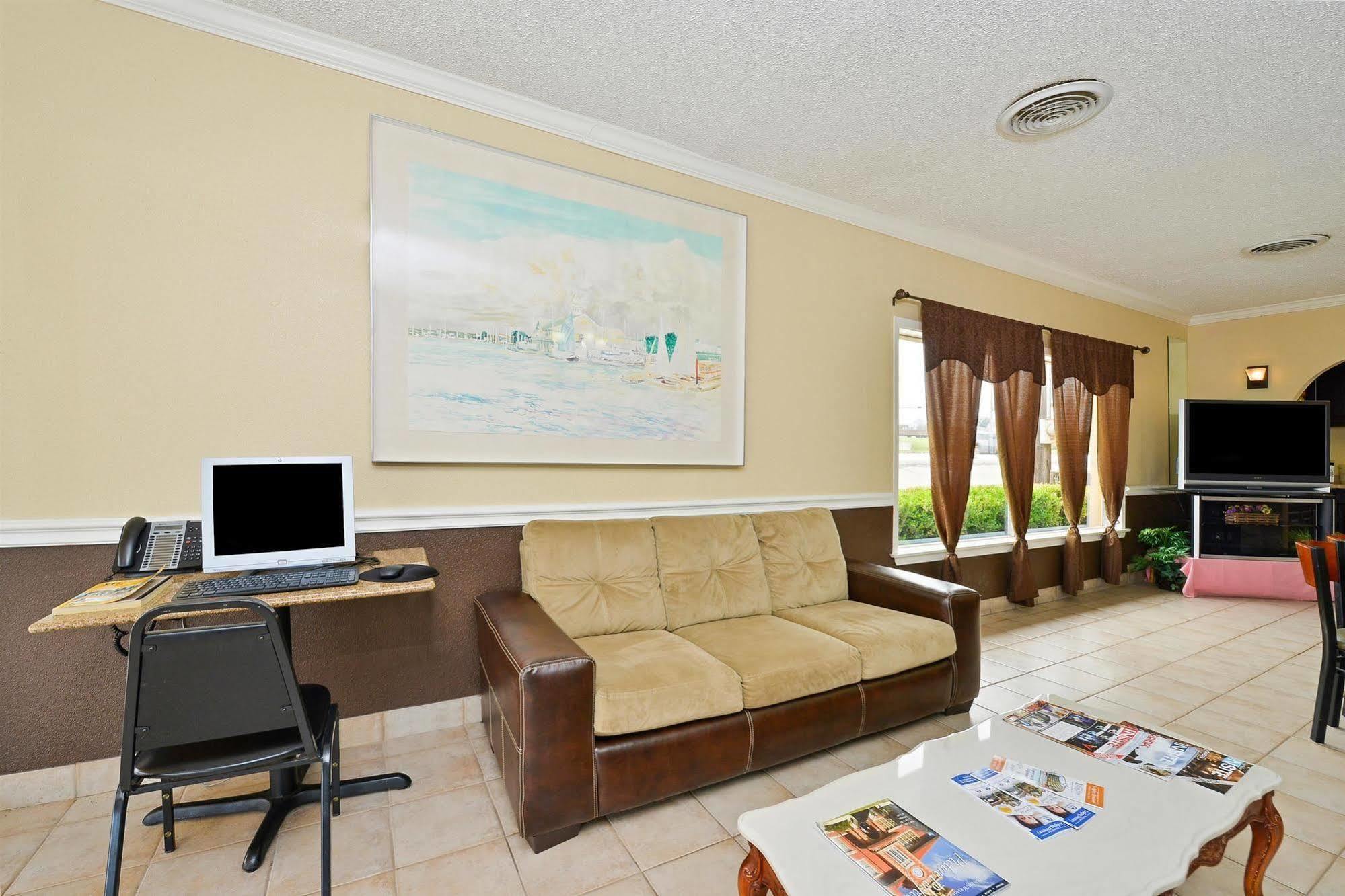 Americas Best Value Inn & Suites Brenham Extérieur photo