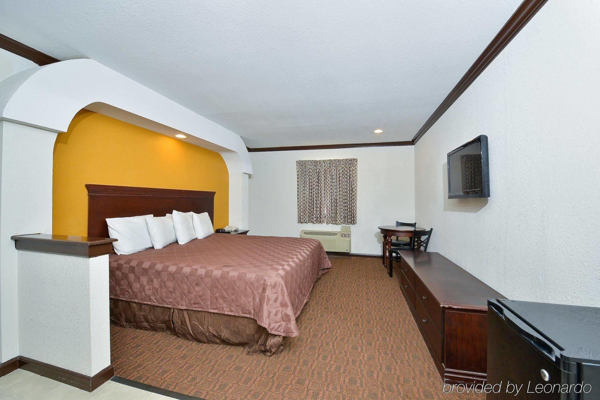 Americas Best Value Inn & Suites Brenham Extérieur photo