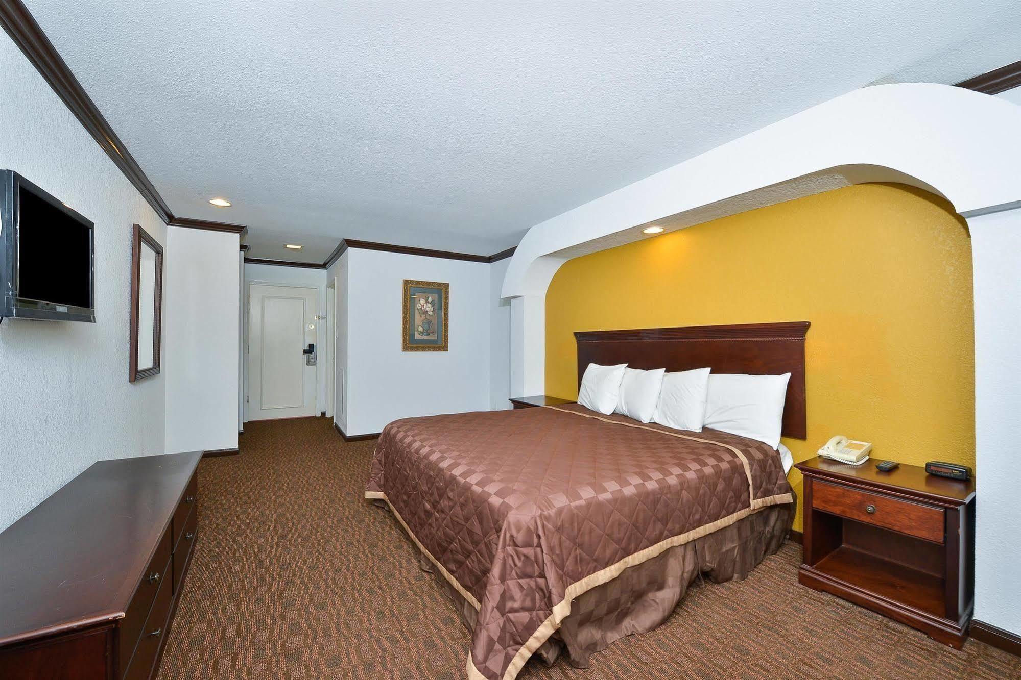 Americas Best Value Inn & Suites Brenham Extérieur photo